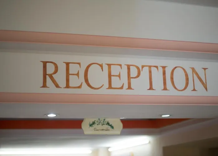 Esperia Hotel 2*