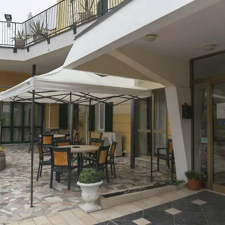 Esperia 2*