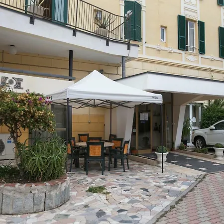 Esperia Hotel